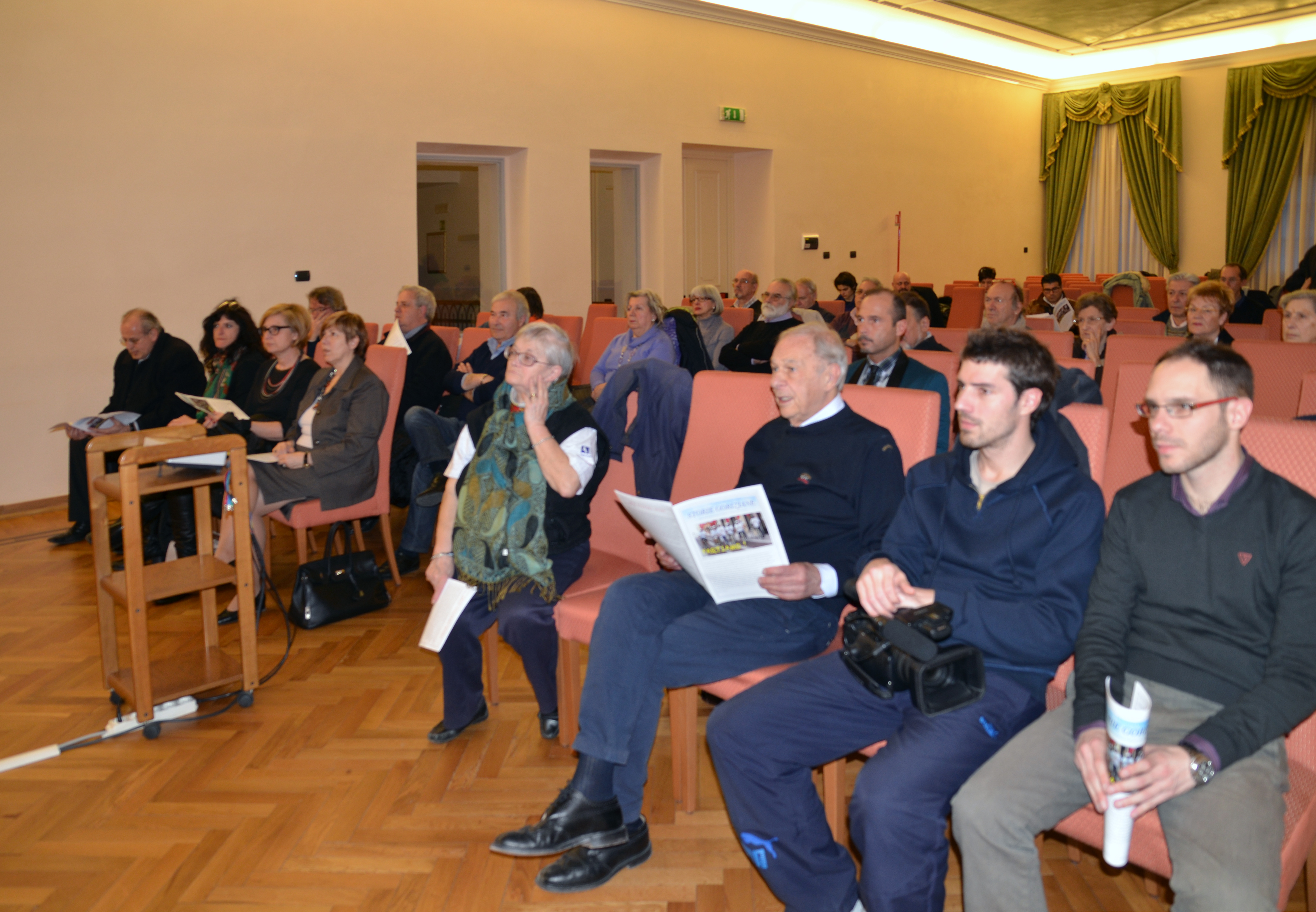 Presentazione giornalino Entourage 22/03/2013